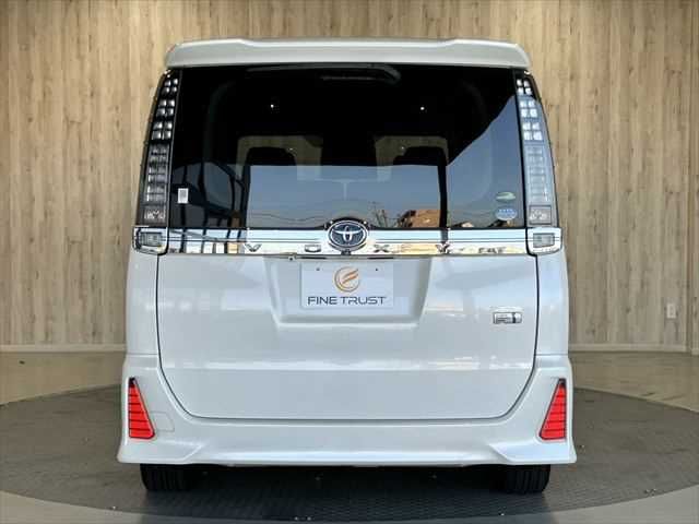 TOYOTA VOXY 2017 Image 31