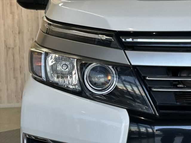 TOYOTA VOXY 2017 Image 31