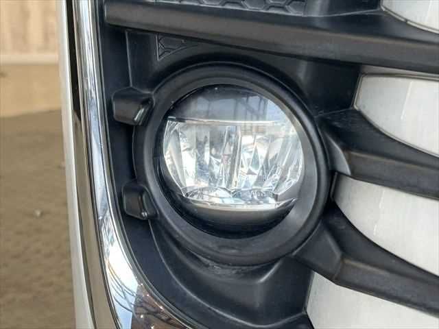 TOYOTA VOXY 2017 Image 31