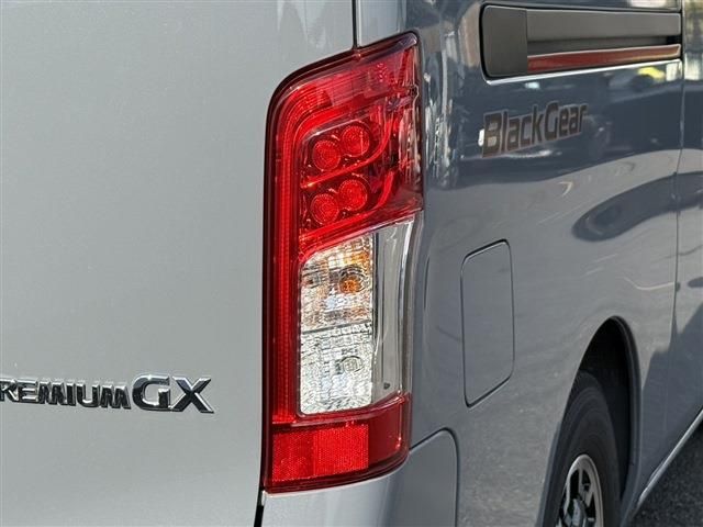 NISSAN NV350 CARAVAN 4WD 2022 Image 31