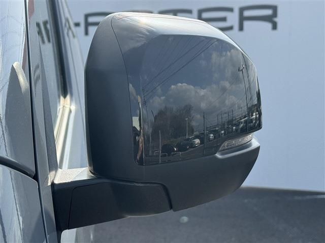 NISSAN NV350 CARAVAN 4WD 2022 Image 31