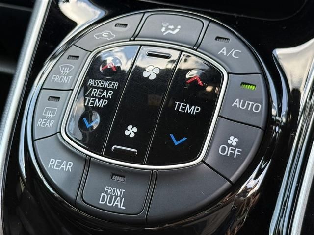 TOYOTA VOXY 2021 Image 31