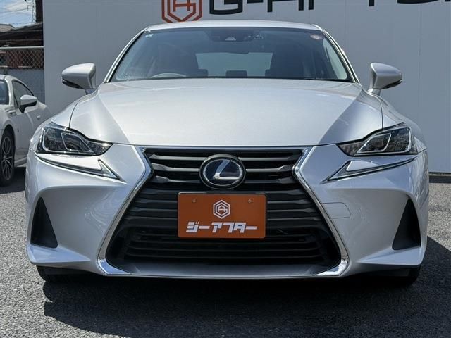 TOYOTA LEXUS IS300H 2017 Image 31