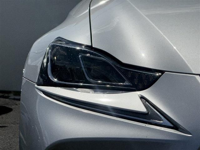 TOYOTA LEXUS IS300H 2017 Image 31