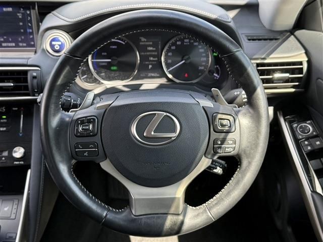 TOYOTA LEXUS IS300H 2017 Image 31