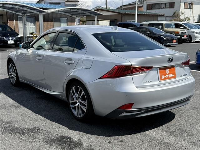 TOYOTA LEXUS IS300H 2017 Image 31