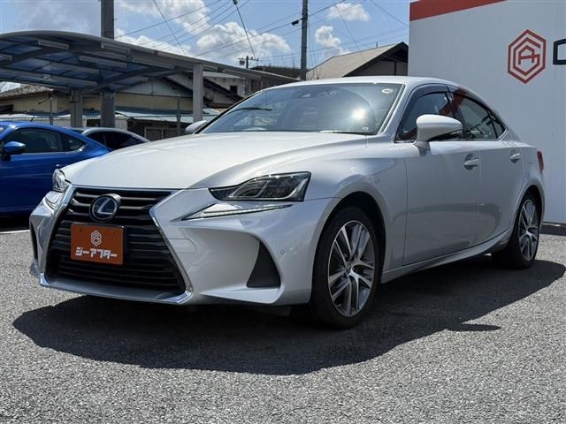 TOYOTA LEXUS IS300H 2017 Image 31