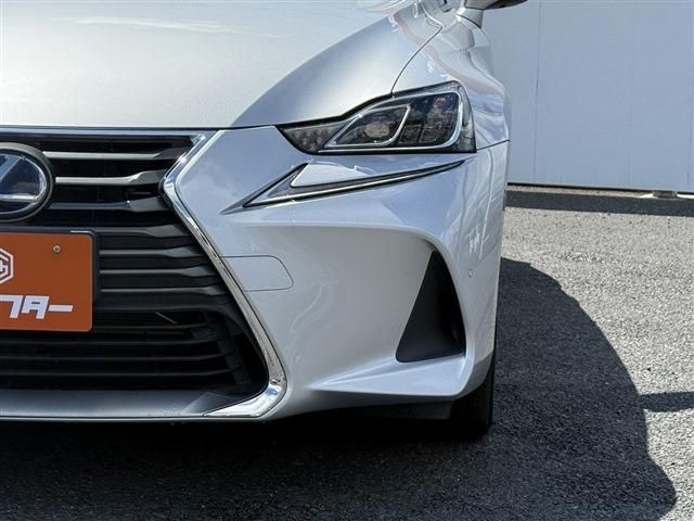 TOYOTA LEXUS IS300H 2017 Image 31