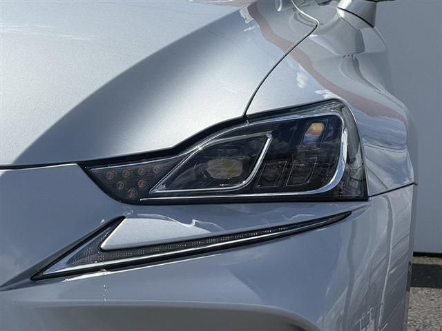 TOYOTA LEXUS IS300H 2017 Image 31