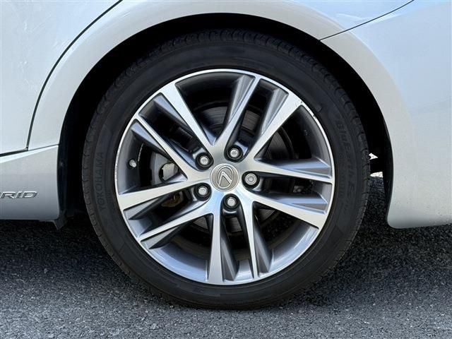 TOYOTA LEXUS IS300H 2017 Image 31