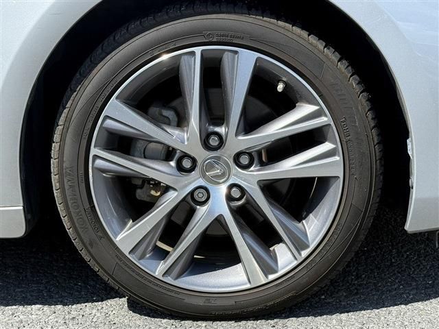 TOYOTA LEXUS IS300H 2017 Image 31