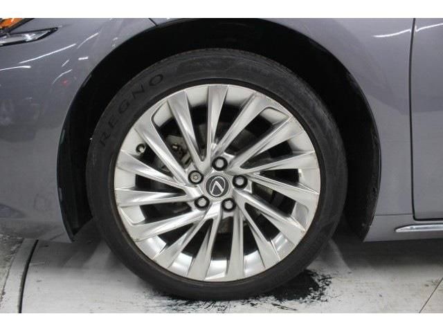 TOYOTA LEXUS ES300H 2019 Image 31