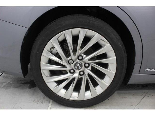 TOYOTA LEXUS ES300H 2019 Image 31