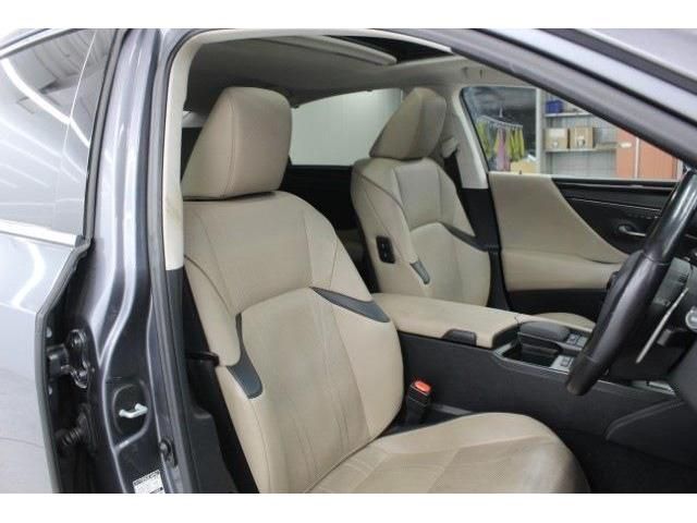 TOYOTA LEXUS ES300H 2019 Image 31