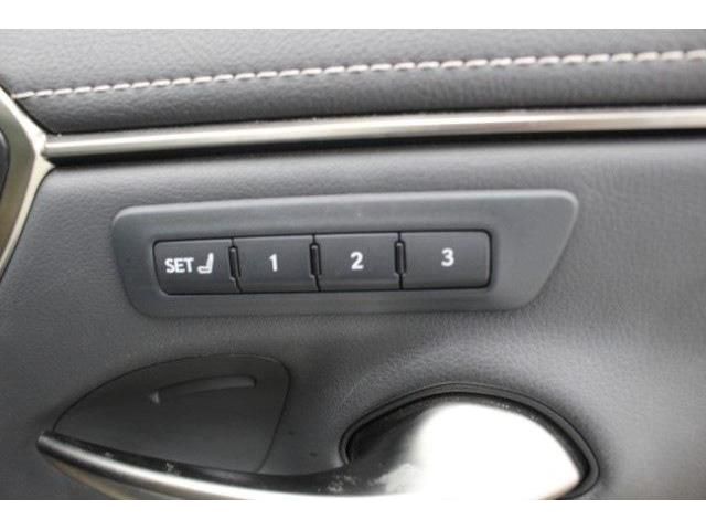 TOYOTA LEXUS ES300H 2019 Image 31