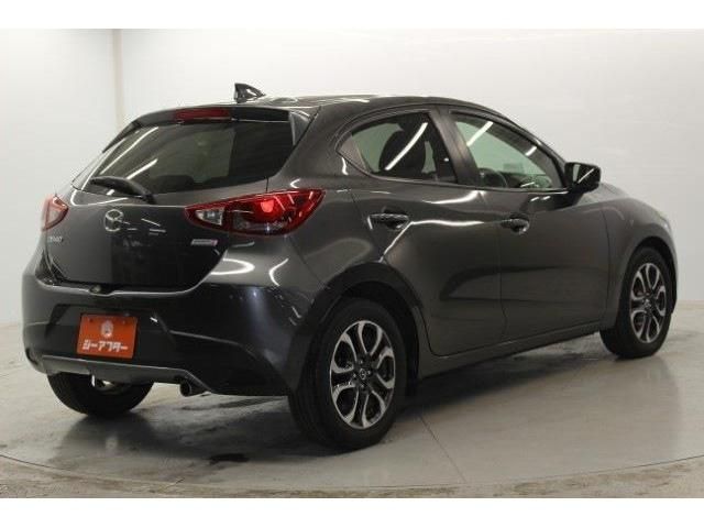 MAZDA DEMIO 2017 Image 31