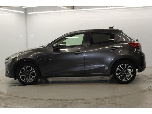 MAZDA DEMIO 2017 Image 31