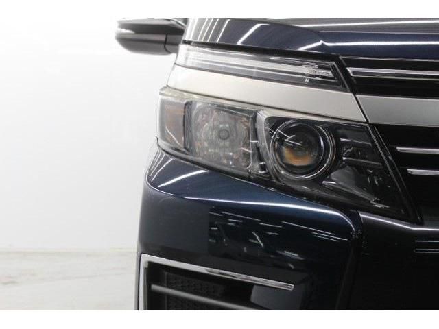 TOYOTA VOXY 2016 Image 31