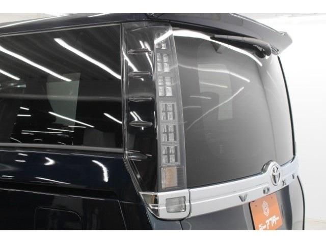 TOYOTA VOXY 2016 Image 31