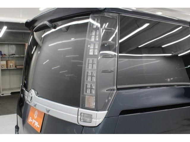 TOYOTA VOXY 2016 Image 31