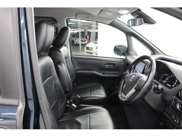 TOYOTA VOXY 2016 Image 31