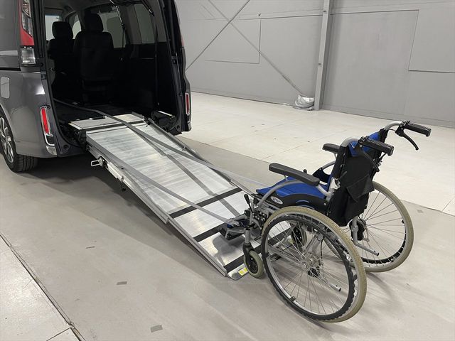 HONDA STEPWAGON SPADA 2017 Image 31