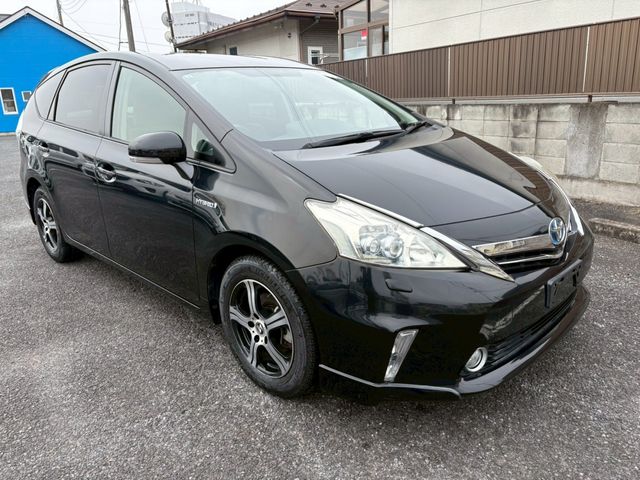 TOYOTA PRIUS ALPHA 2011 Image 31