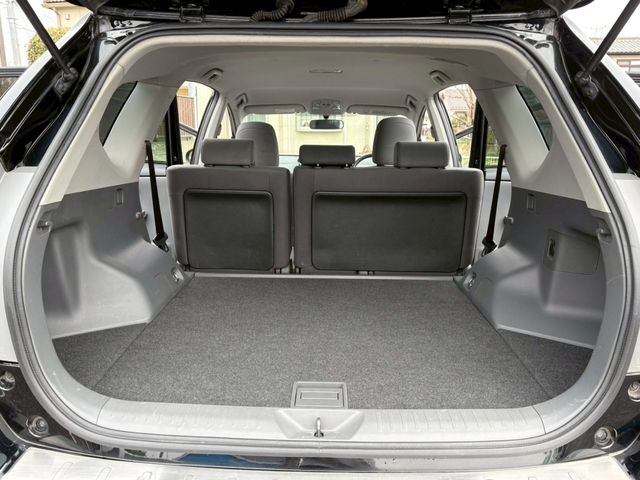 TOYOTA PRIUS ALPHA 2011 Image 31