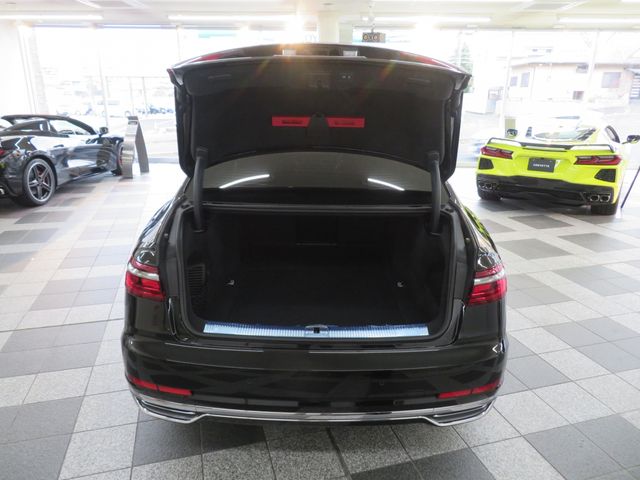 AUDI A8 2021 Image 31