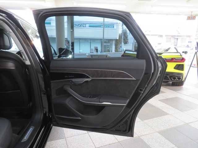 AUDI A8 2021 Image 31