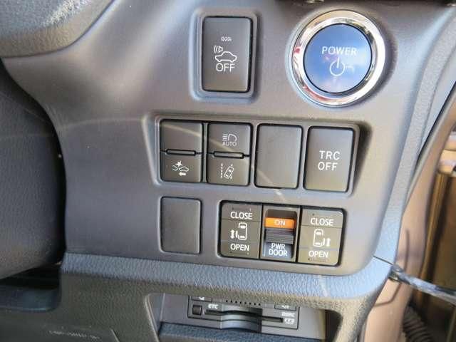 TOYOTA NOAH HYBRID 4WD 2016 Image 31