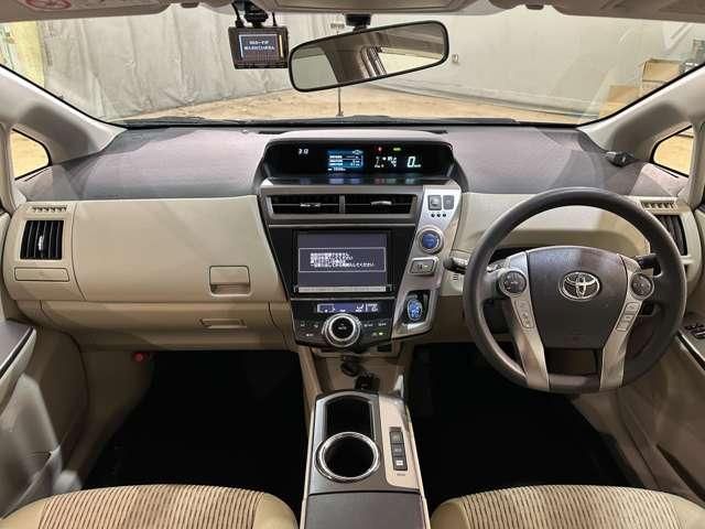 TOYOTA PRIUS ALPHA 2015 Image 31