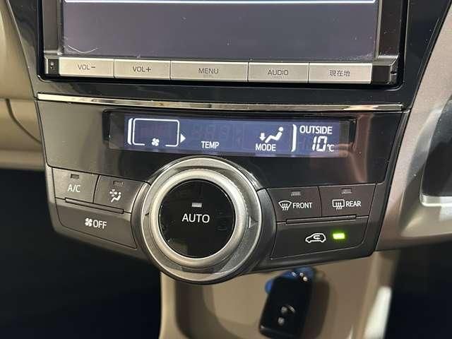 TOYOTA PRIUS ALPHA 2015 Image 31