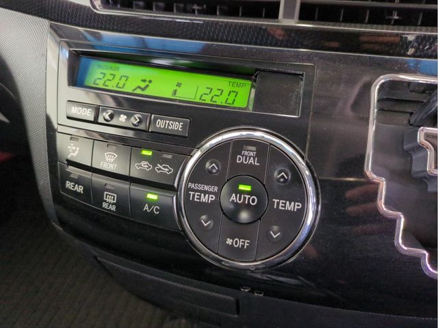 TOYOTA ESTIMA 2013 Image 31