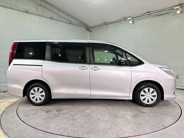 TOYOTA NOAH 2016 Image 31