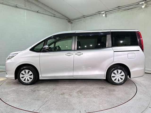 TOYOTA NOAH 2016 Image 31