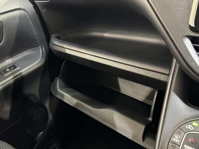 TOYOTA NOAH 2016 Image 31