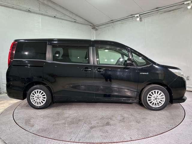 TOYOTA NOAH HYBRID 4WD 2015 Image 31