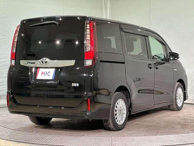 TOYOTA NOAH HYBRID 4WD 2015 Image 31