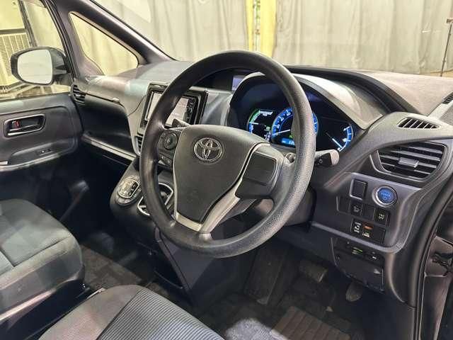 TOYOTA NOAH HYBRID 4WD 2015 Image 31