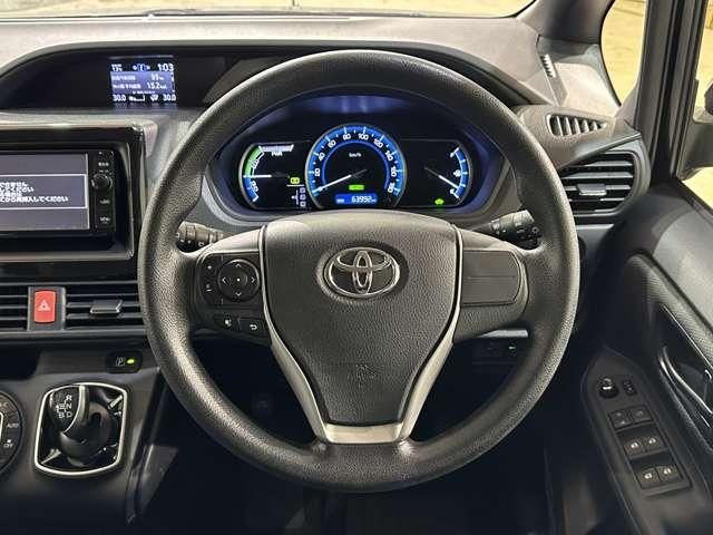 TOYOTA NOAH HYBRID 4WD 2015 Image 31