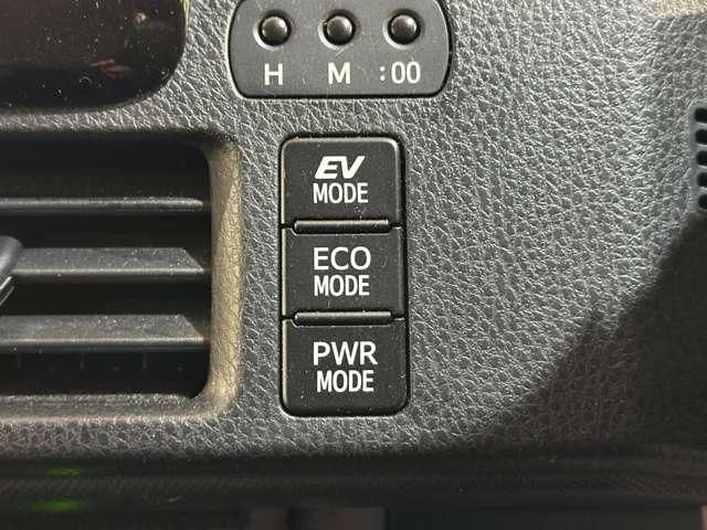 TOYOTA NOAH HYBRID 4WD 2015 Image 31