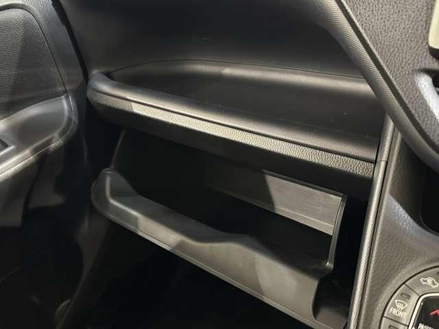 TOYOTA NOAH HYBRID 4WD 2015 Image 31