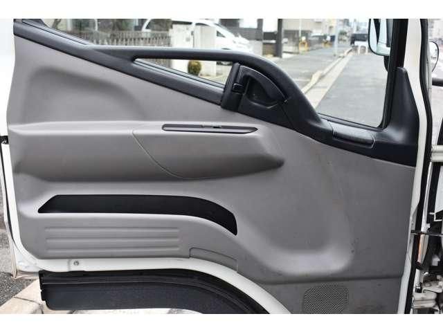 MITSUBISHI CANTER 2017 Image 31