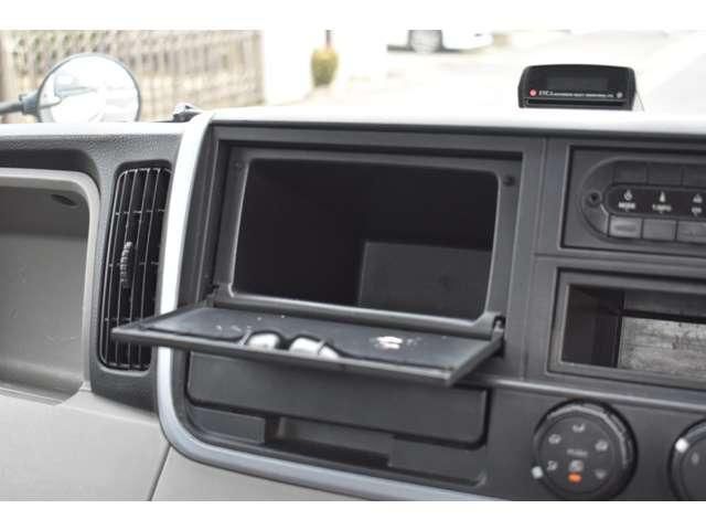 MITSUBISHI CANTER 2017 Image 31