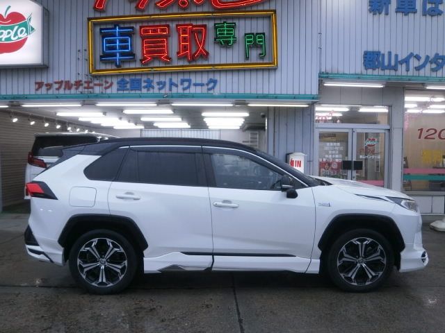 TOYOTA RAV4 PHV 2021 Image 31