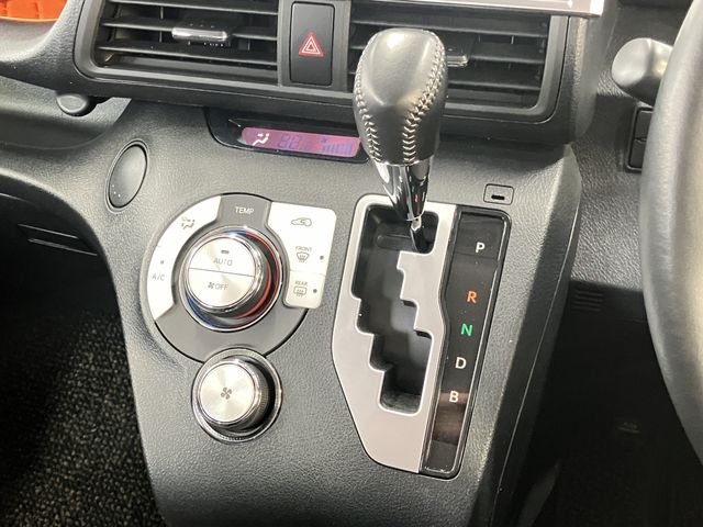 TOYOTA SIENTA HYBRID 2021 Image 31