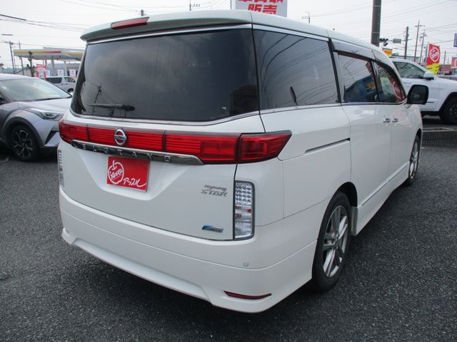 NISSAN ELGRAND 2010 Image 31
