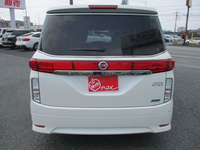 NISSAN ELGRAND 2010 Image 31