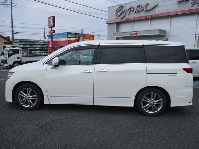 NISSAN ELGRAND 2010 Image 31
